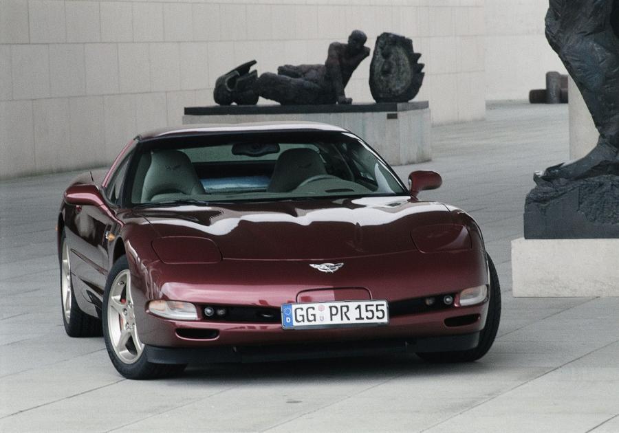  Chevrolet Corvette 2000 года  (фото 3 из 22)